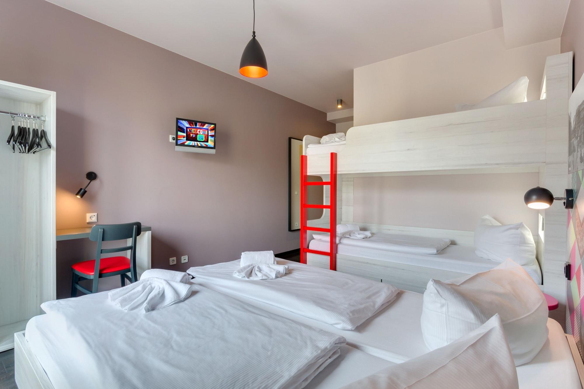 Hotel Meininger Alexanderplatz Berlino