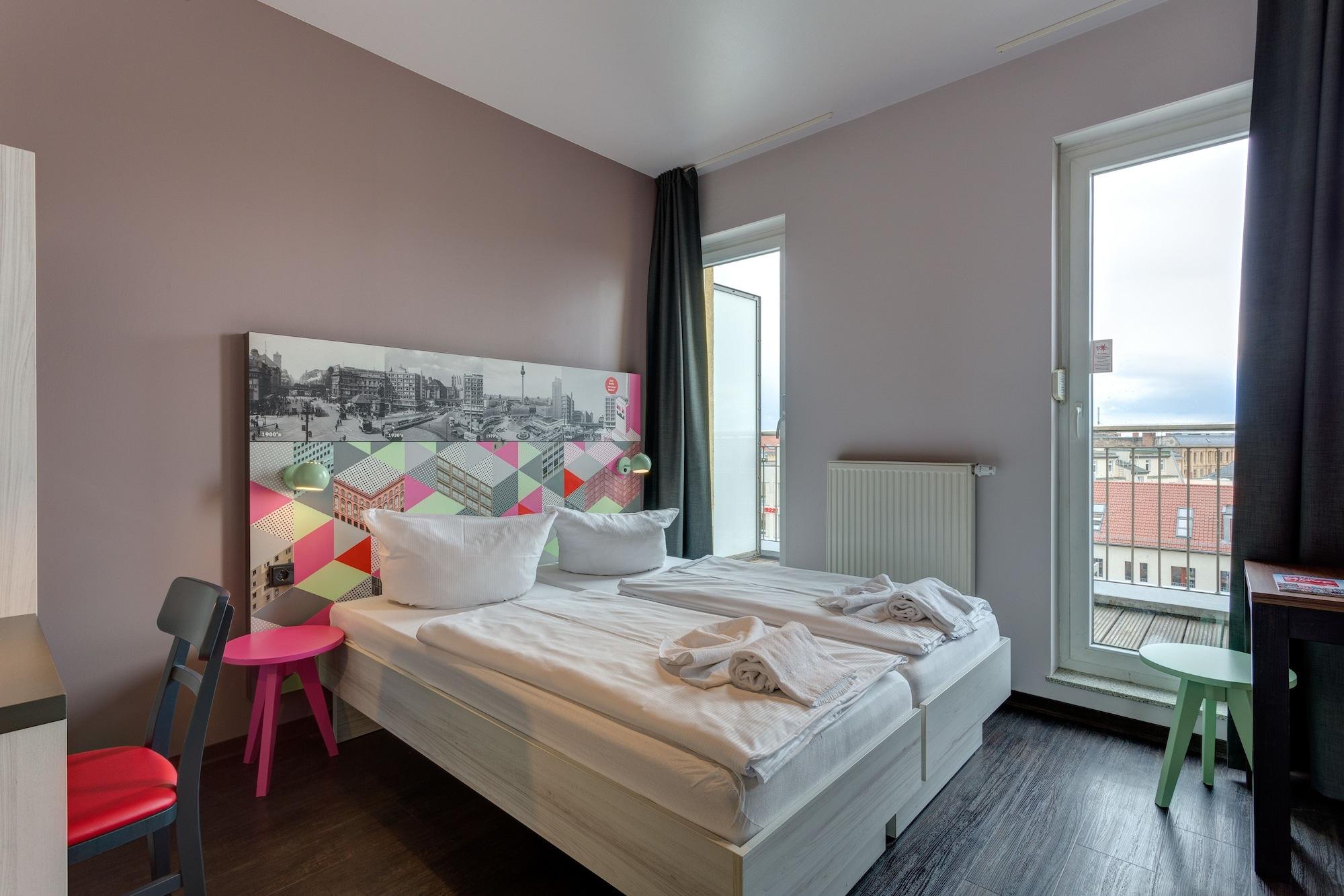 Meininger Alexanderplatz Hotel Berlino