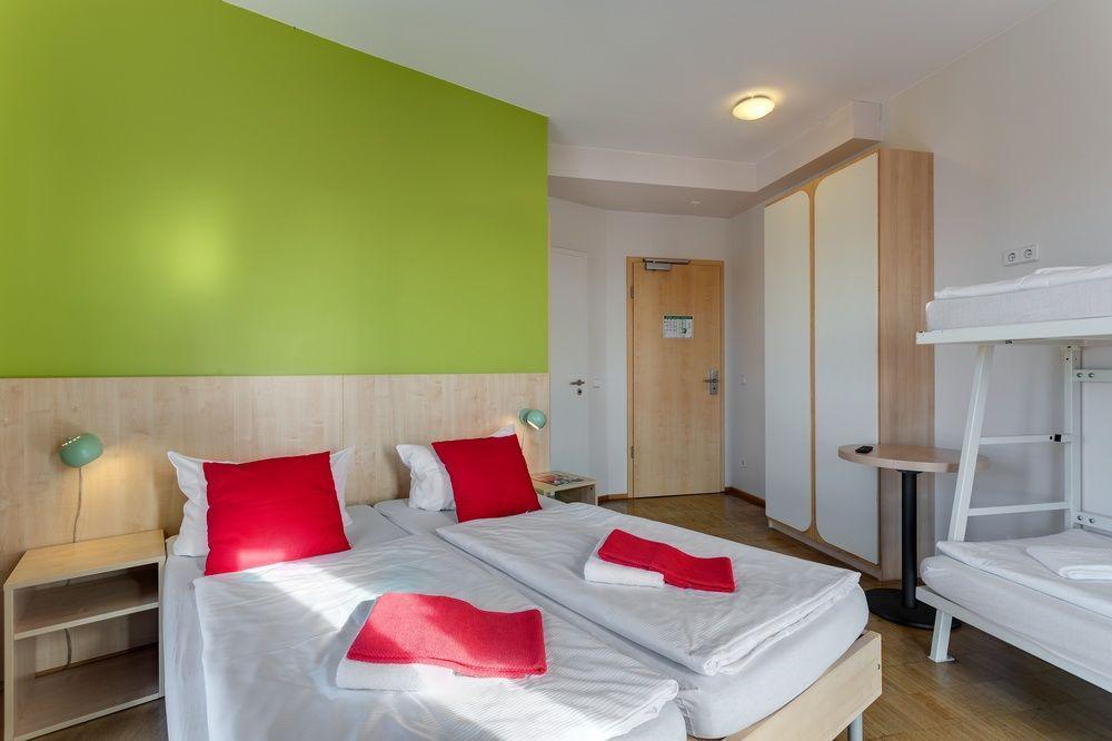 Meininger Alexanderplatz Hotel Berlino