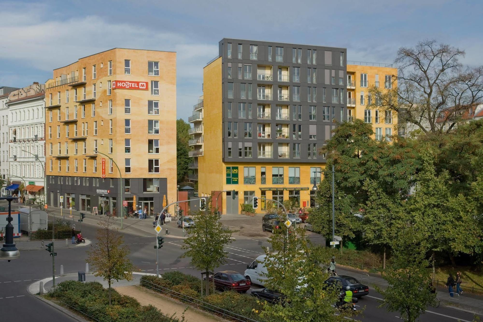 Meininger Alexanderplatz Hotel Berlino