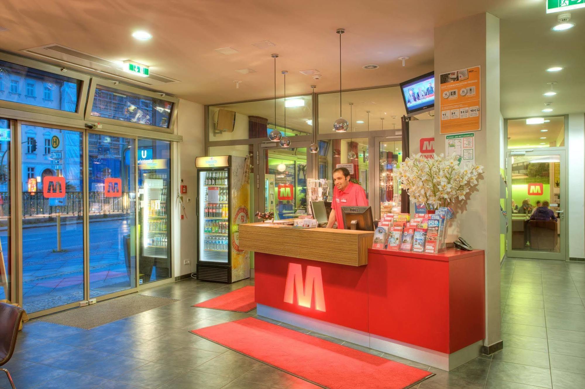 Hotel Meininger Alexanderplatz Berlino